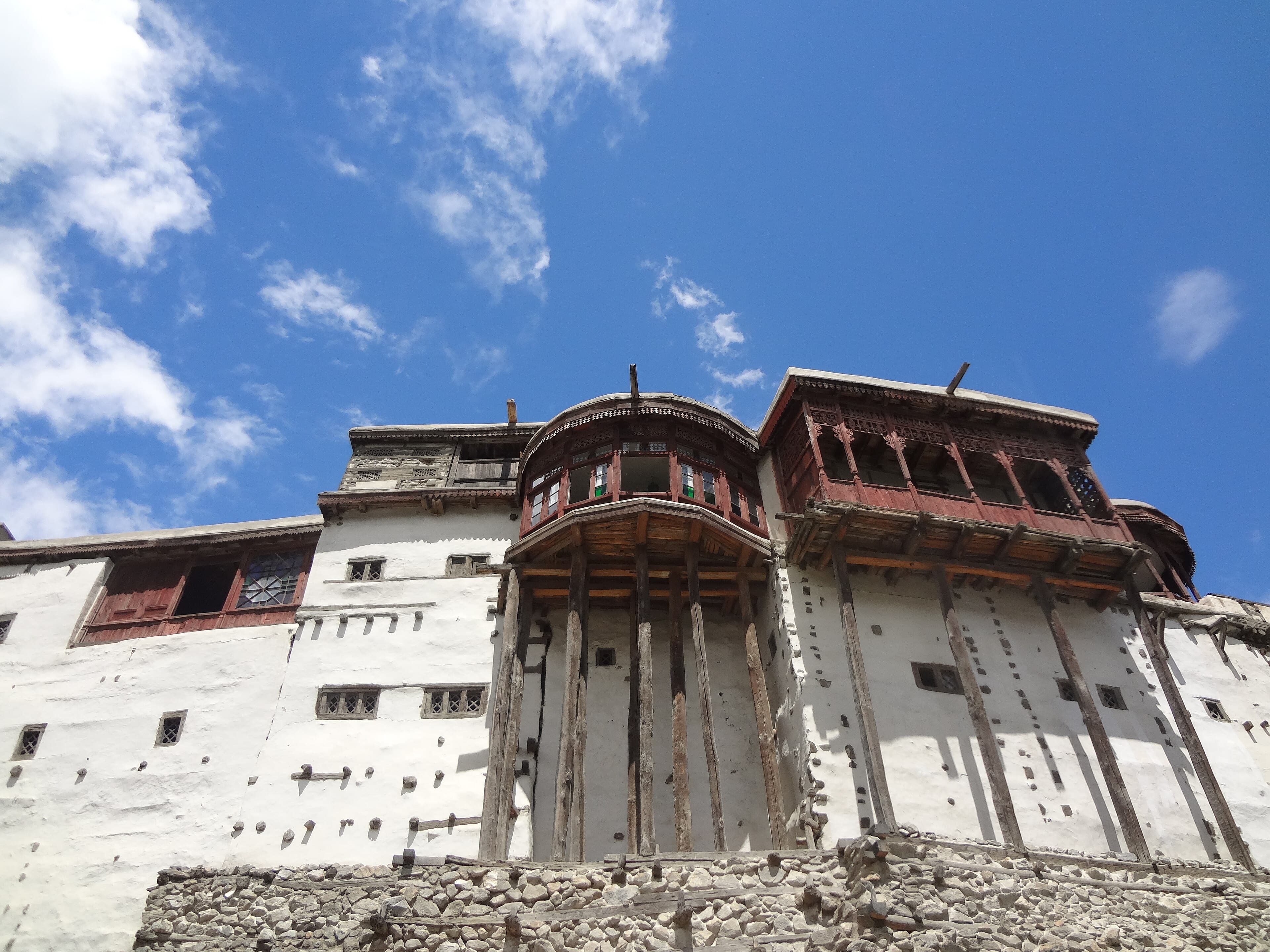 Hunza Valley: Forts, Apricots and Glacier Lakes