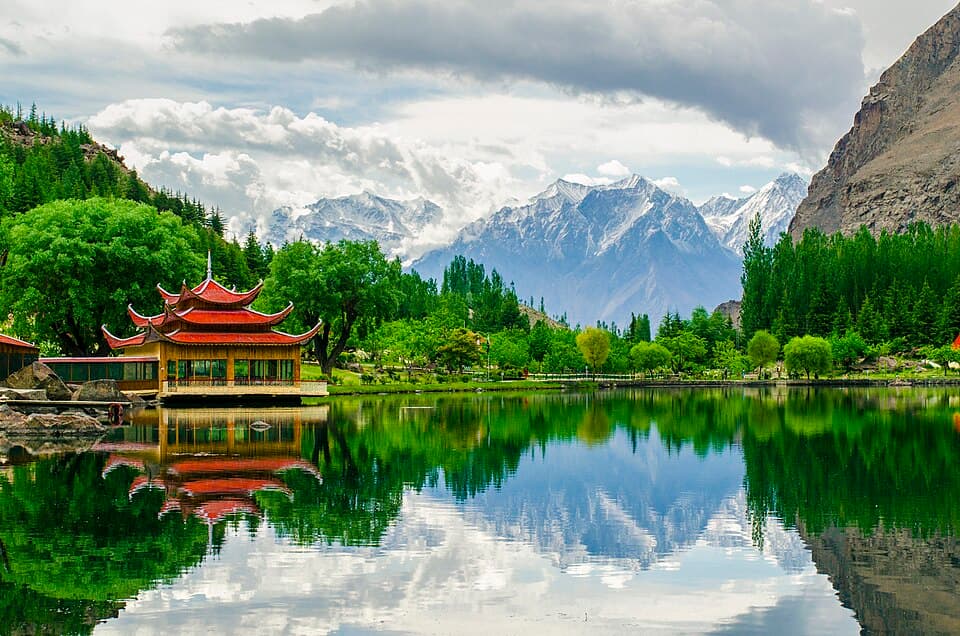 Skardu & Baltistan: Lakes, Cold Deserts and the Gateway to K2